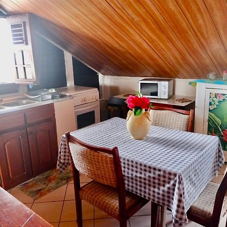 Chez Ninette Pres Des Sources Chaudes Villa Bouillante Ngoại thất bức ảnh