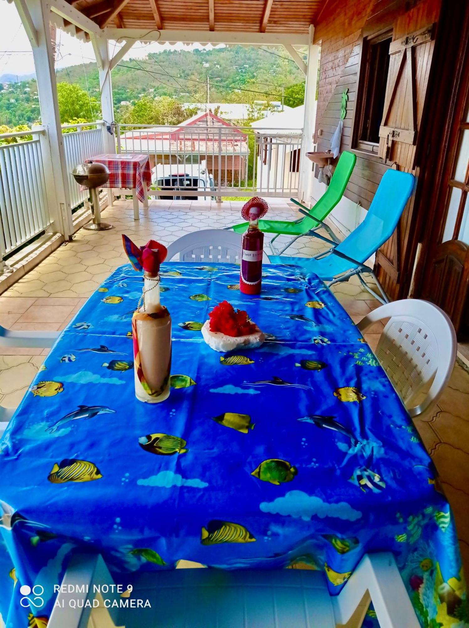 Chez Ninette Pres Des Sources Chaudes Villa Bouillante Ngoại thất bức ảnh