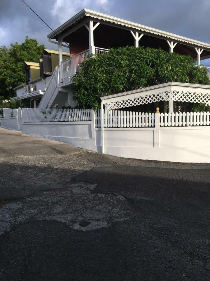 Chez Ninette Pres Des Sources Chaudes Villa Bouillante Ngoại thất bức ảnh